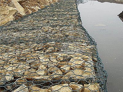 格賓網(wǎng):應(yīng)用寧波化工區(qū)灣塘片生態(tài)河道工程三期